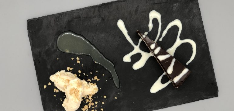 Triple Chocolate Tarte mit Botucaleis