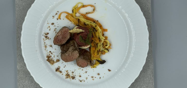 Zicklein mit Maronenmus und getrüffelten Gemüsespaghetti (Milan uns Sven)