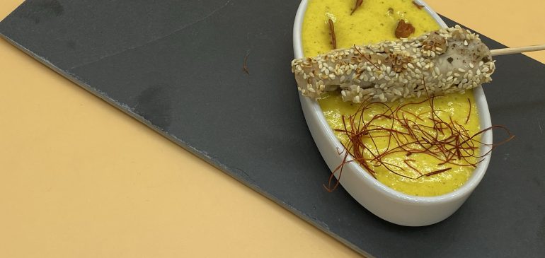 Kürbissuppe in Farben des Herbstwaldes
