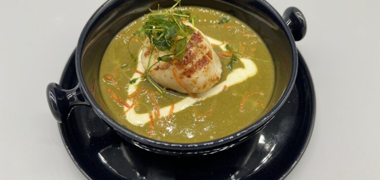 Spinatsüppchen mit Jakobsmuschel (Idee: Pierre)