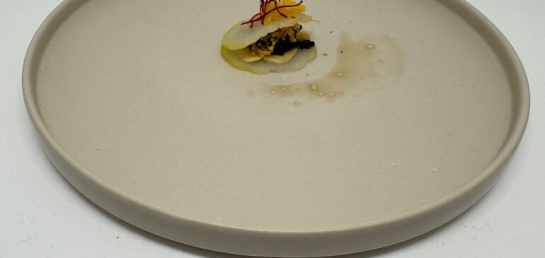 Offene Rübenravioli mit Kaviar