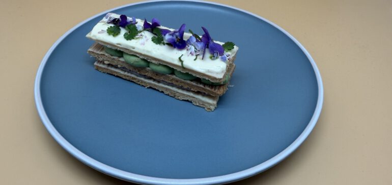 Frühlingshaftes Millefeuille